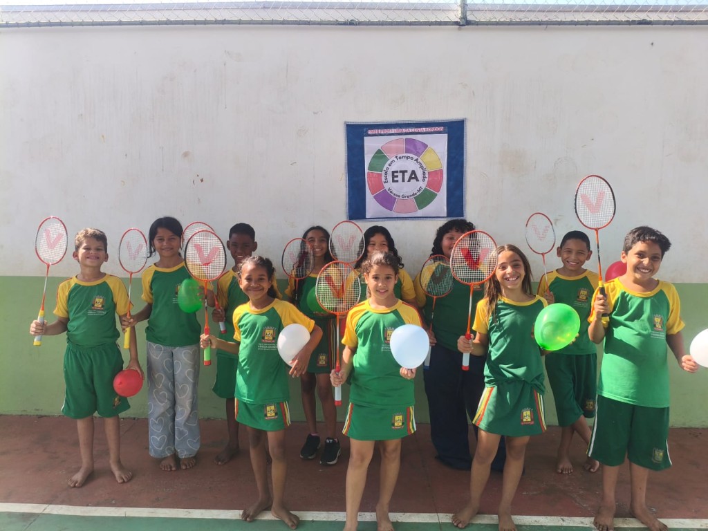 Alunos do ETA descobrem o badminton como nova experiência esportiva