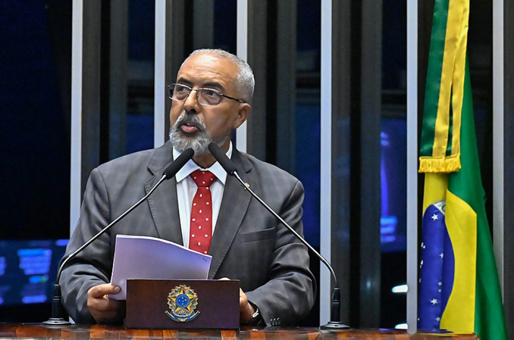 Paulo Paim defende que fim da escala 6×1 avance esta semana no Senado